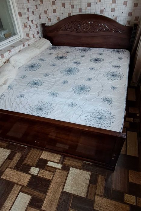 Двуспальная кровать с ортопедическим матрасом дешево