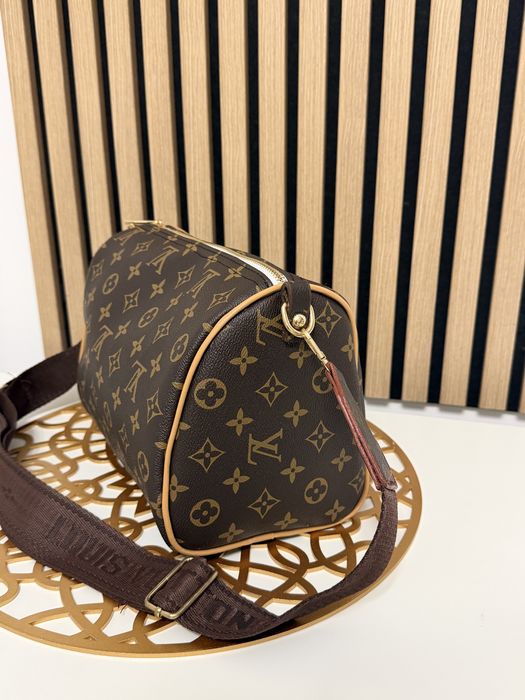 Geanta Luis Vuitton medie unisex incapatoare de umar