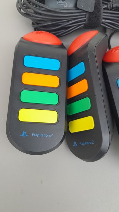 PlayStation 2, 3 Buzz! Buzzer