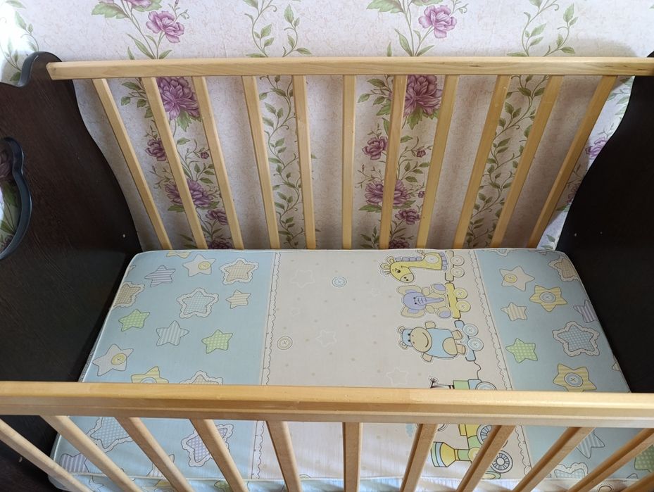Детская кроватка