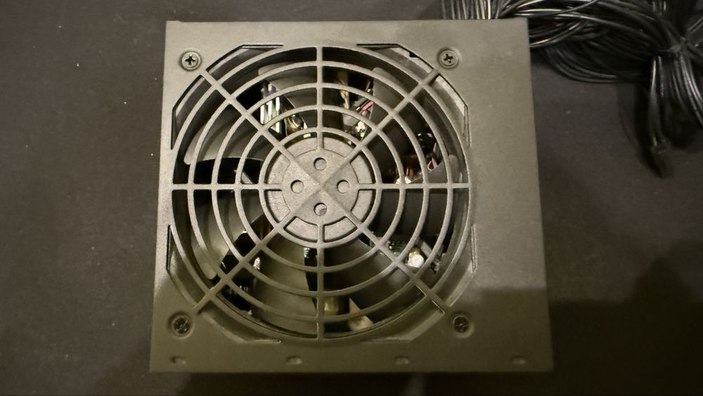 Sursă Lenovo 650w 80 PLUS Gold