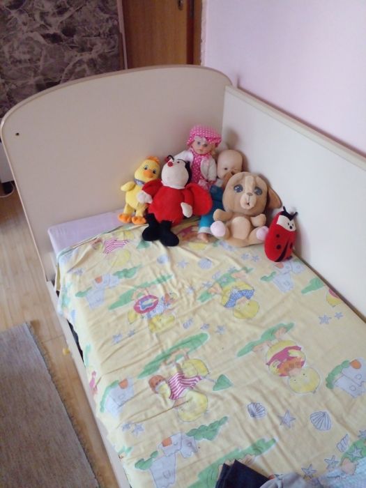 Продавам детска кошара запазена