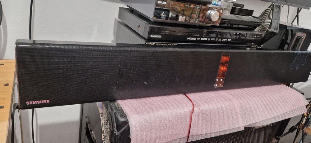 Vand  soundbar samsung am doar soundbarul  perfect functional