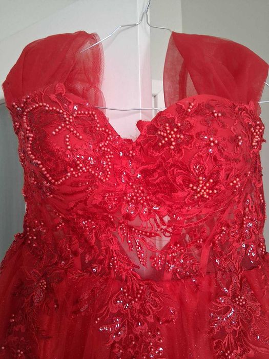 Абитуриентска/бална рокля на Модна къща EmoZione Fashion, гр. Бургас.