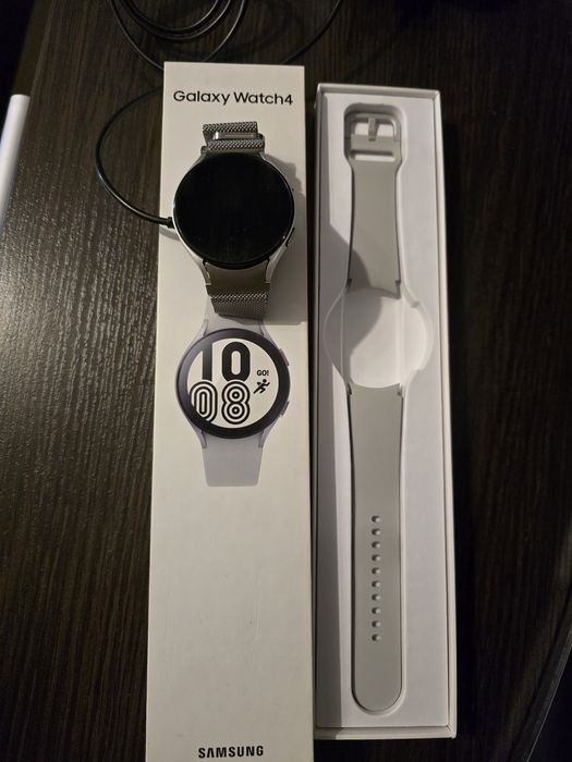 Продам Смарт-часы Samsung Galaxy Watch4 44mm