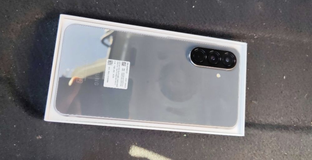 Samsung Galaxi A56 8+8\256 vetnam ful idial qora