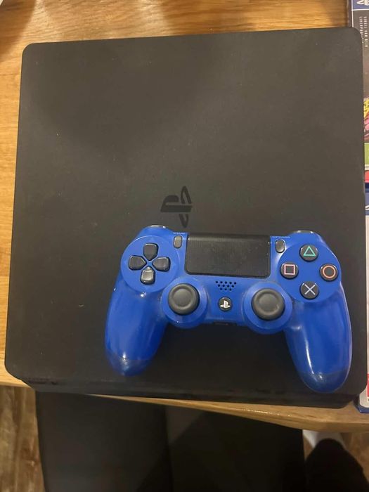 Ps4 сравнително нов с четири игри