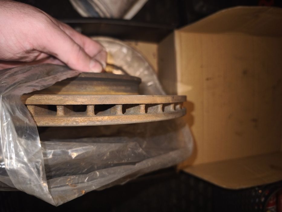 Продам передние Тормозные диски