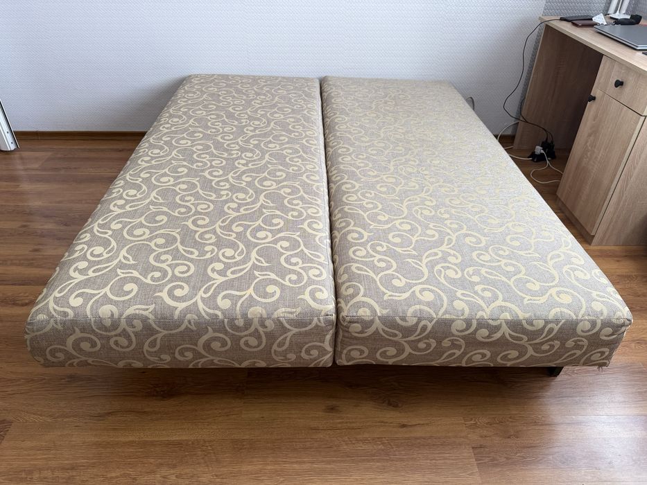 Разтегателен диван клик клак