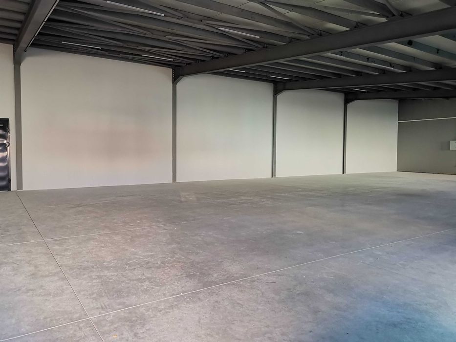 Давам под наем складови площи от 450 кв.м до 3500 кв.м