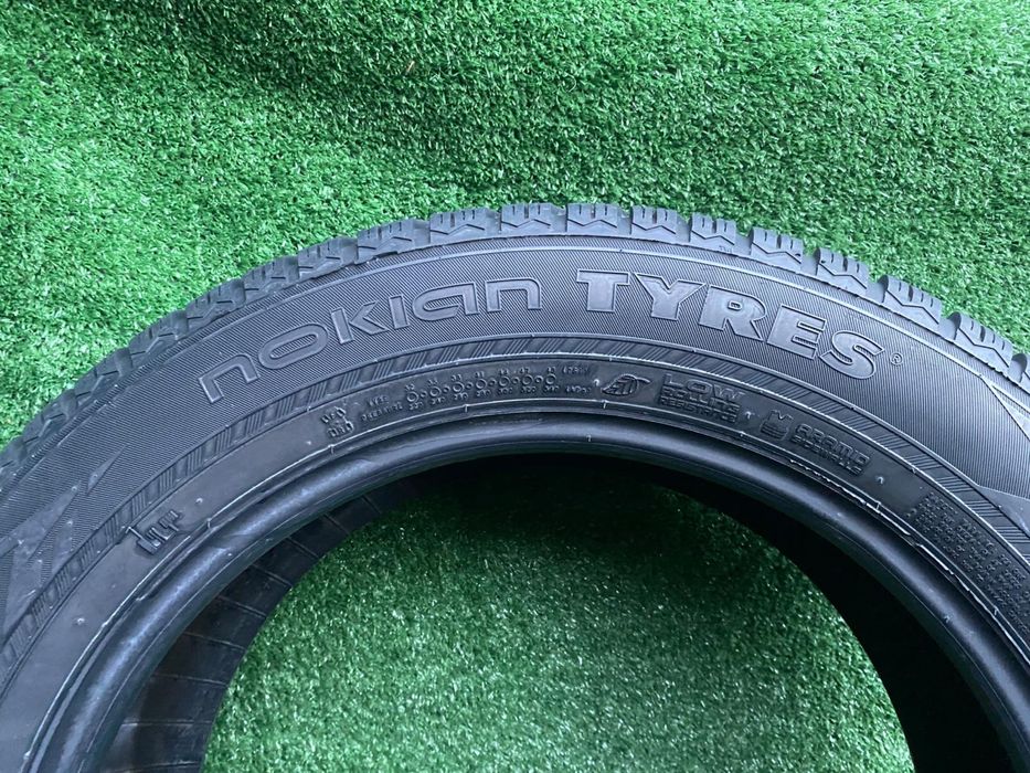 Set 2 anvelope Iarna Nokian Tires WR SUV 4 225 60 R18 6,8mm Dot 1719
