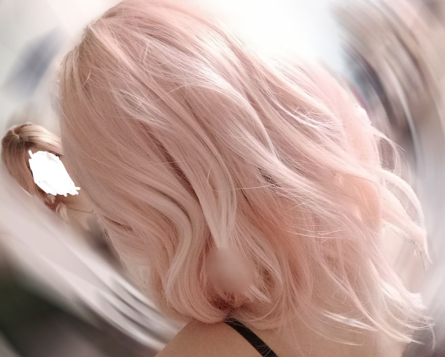 Парик оттенка клубничный блонд