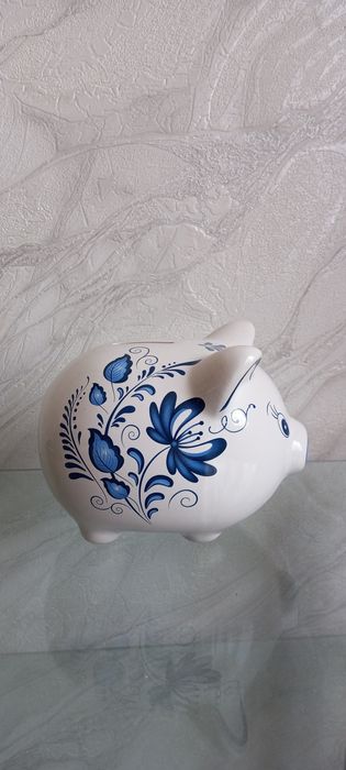 Продам новую - копилку Свинку .