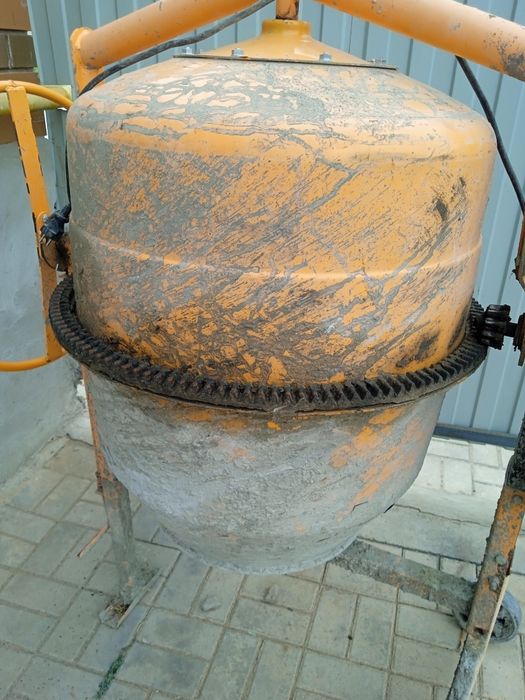 Бетономешалка в аренду 4500 тг