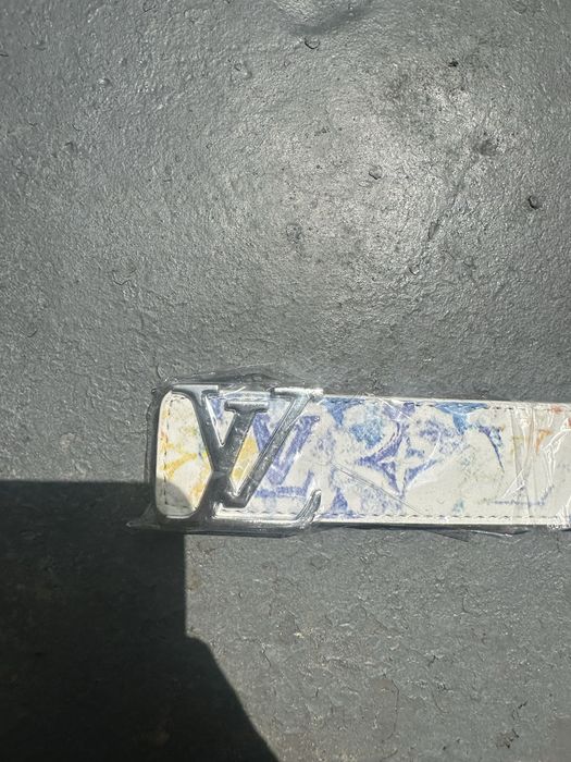 Vand curele louis vuitton