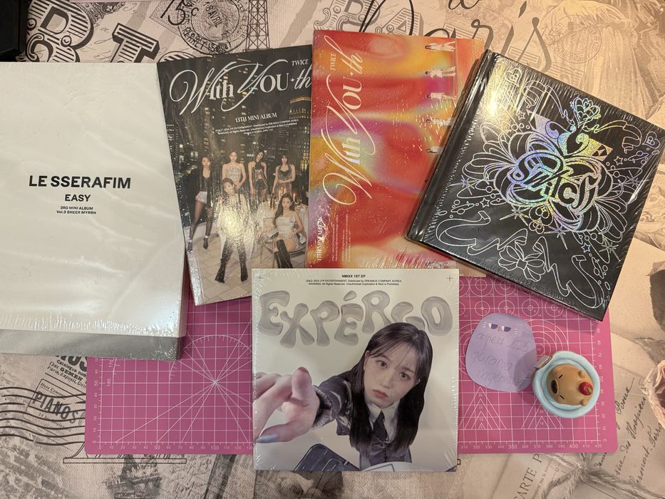 K-pop альбомы (twice, le sserafim, ive)