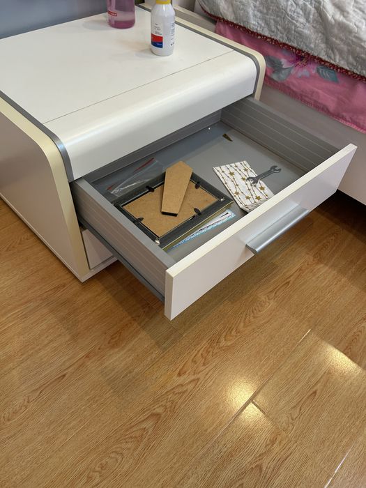 Продаю спальный гарнитур