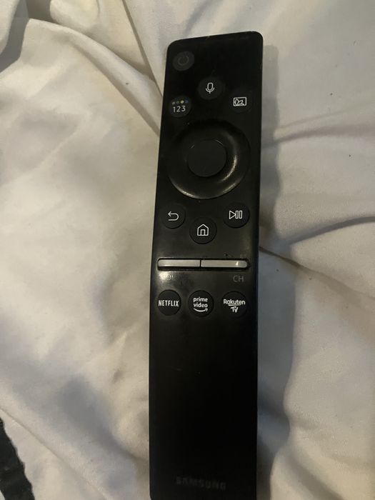 Продавам ТВ Samsung Qled  за 600 лв QE43Q60RAT нова  матрица