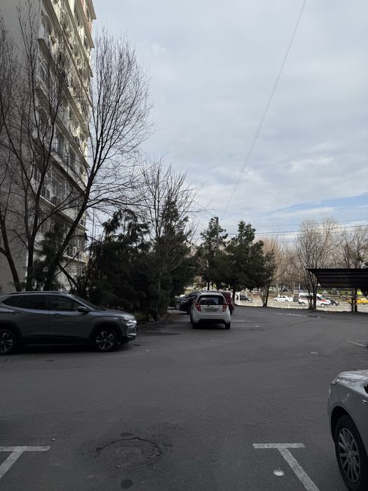 Айбек Банковская ( 1 этаж) 3/1/9 160 кв/м