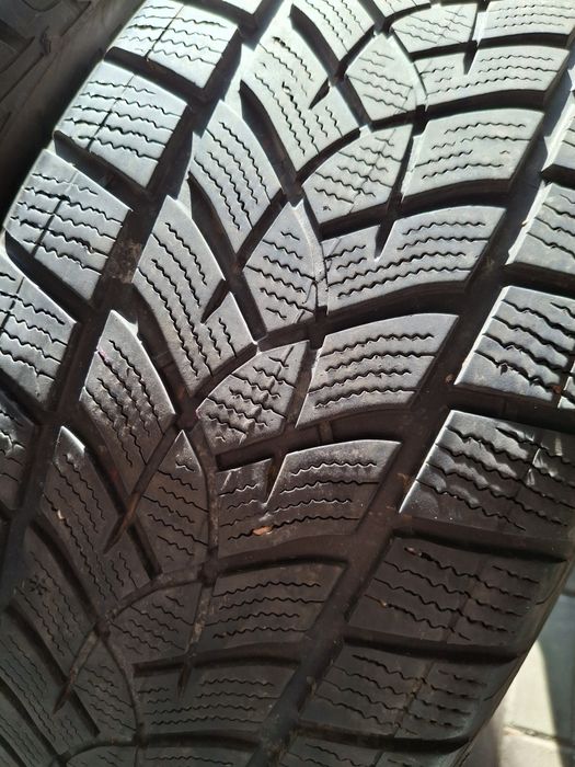 2 Anvelope de iarnă 235 55 r18 Goodyear