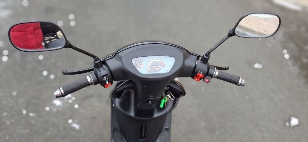 Продавам електрически скутер с двойно окачване, 60V, 2000 W, модел 2017 г.