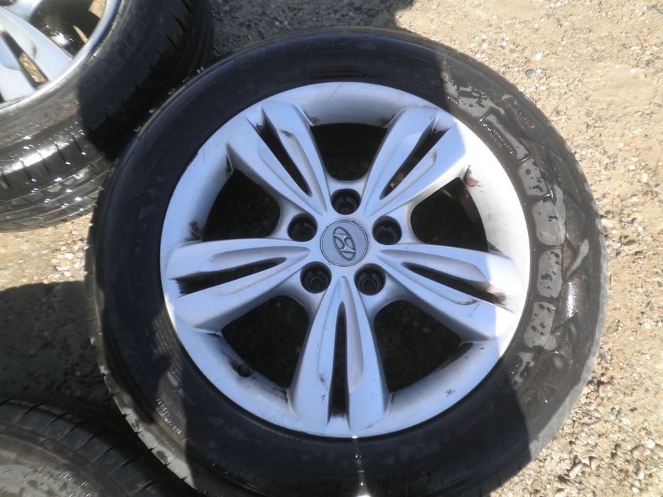 Jante 17" cu anvelope 225/60/R17 Hyundai ix35 52910-2S200 6.5J ET48