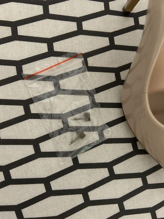 Pantofi cu toc stiletto lac crem bej piele ecologica