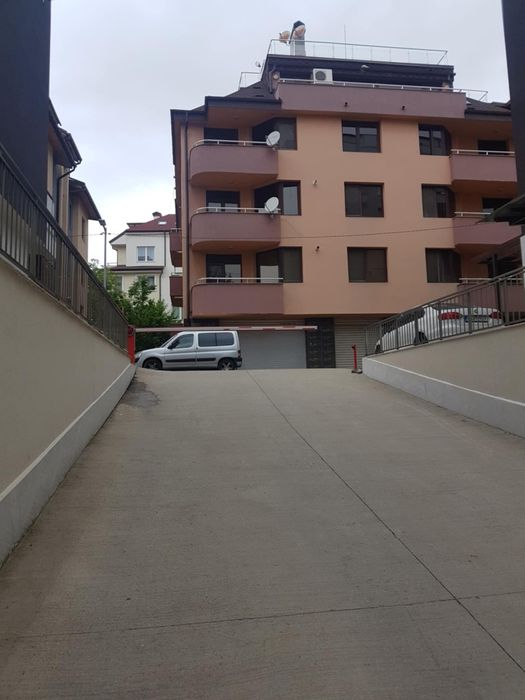 Дава се под наем Гараж / Паркомясто в София, Борово - 12 кв.м за 61.2 € - Снимка #3