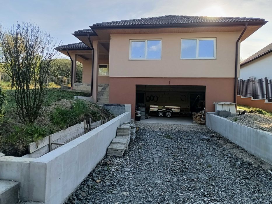 Casa individuala de vanzare