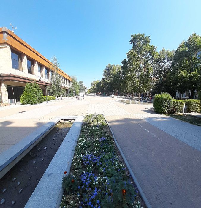 Продава се Магазин в Търговище, Център - 90 кв.м за 1389 €/кв.м - Снимка #2