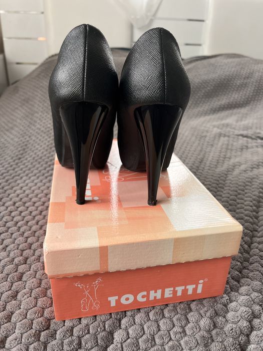 Официални кожени обувки на висок ток