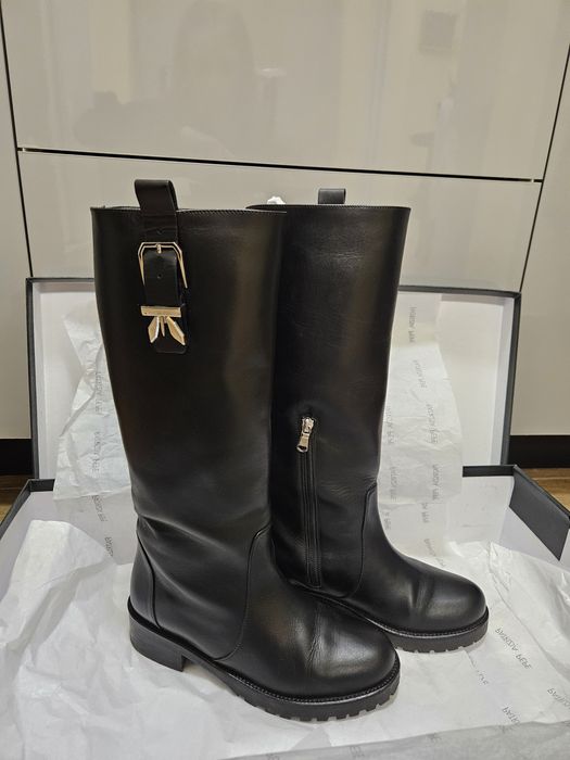 Оригинални Кожени Ботуши Patrizia Pepe.
Цвят: Черен. Заоблен връх. 
За