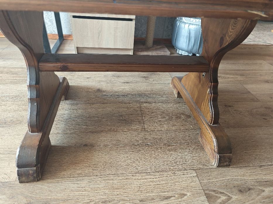 Продам стол журнальный