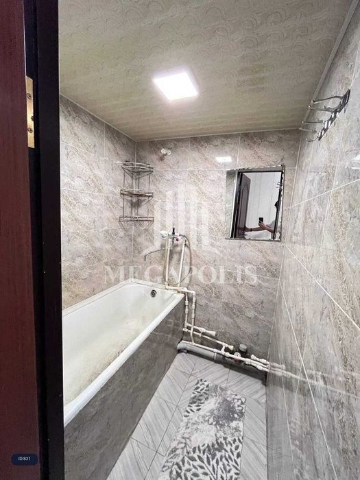 BUXORO,5-MIKRORAYONDA ARZON NARXDA 2 xonali kvartira sotiladi. №831