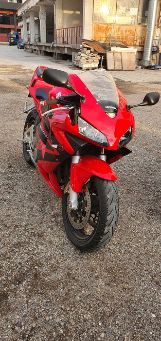 Продавам Honda CBR 600RR - като НОВ !