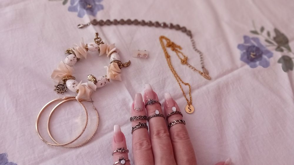 Бижута , синджир, гривна , пръстени