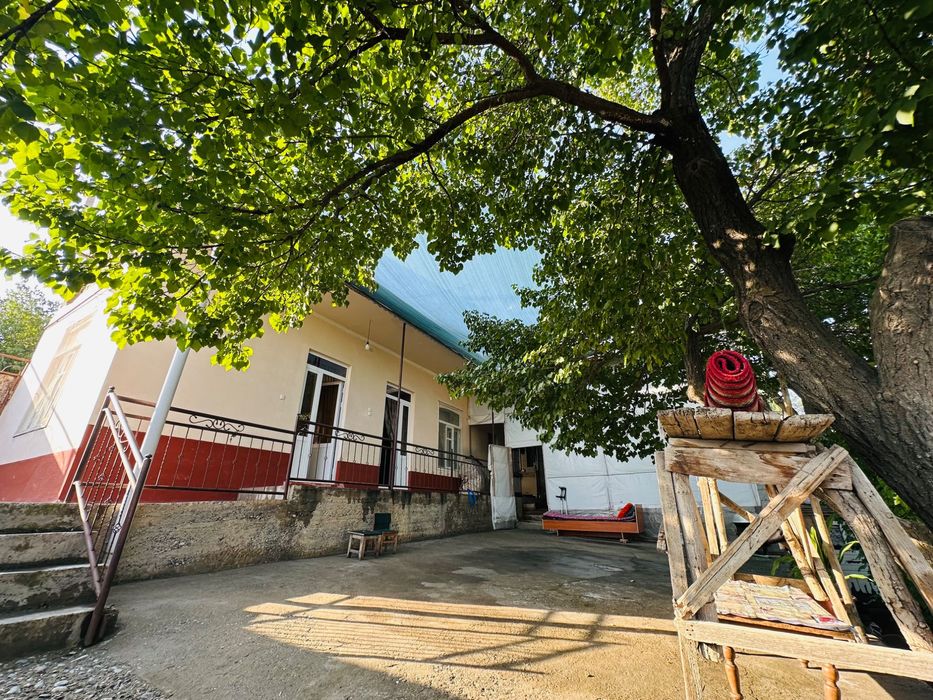 Srochno Sotiladi. 3 sotik 3 xona uyi bor qoshimcha 1 sotik bor