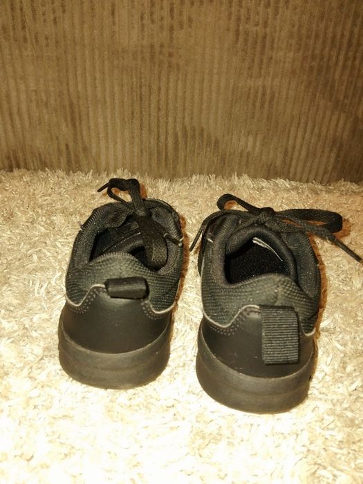 Маратонки ADIDAS в черно 29