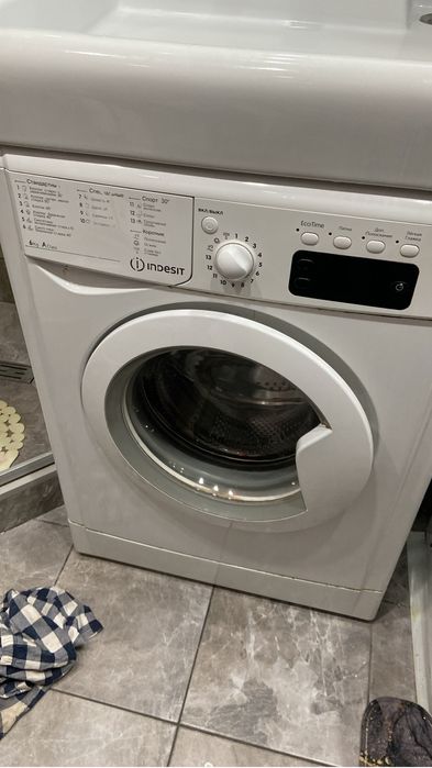 Машинка indesit 6105