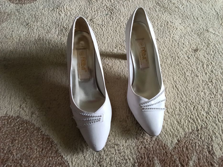 Туфли свадебные в хорошем состоянии