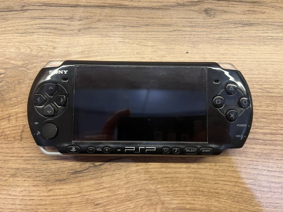 Продам PSP 3000 с дисками