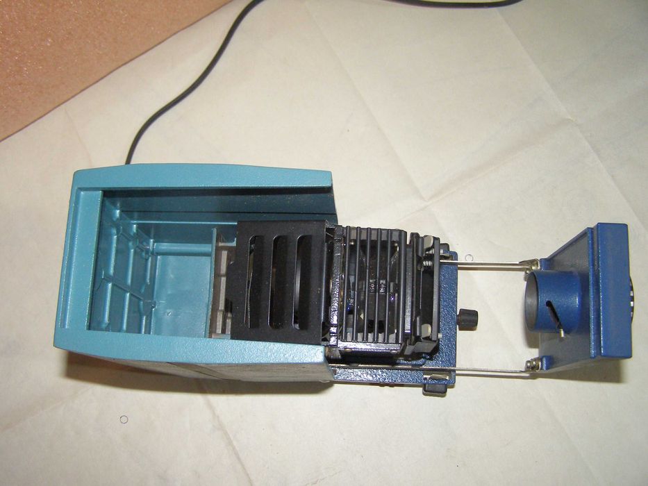 Retroproiector pentru diapozitive