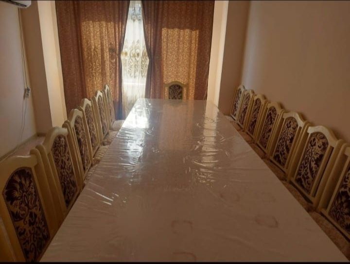 Гостевой стол для зала