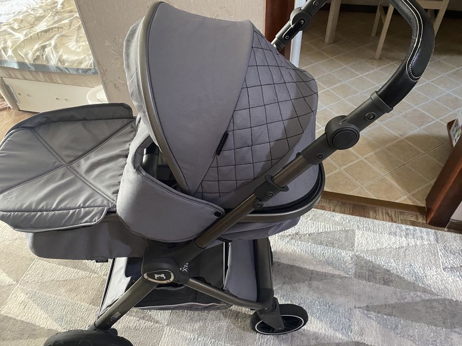 Коляска фирмы Ining baby