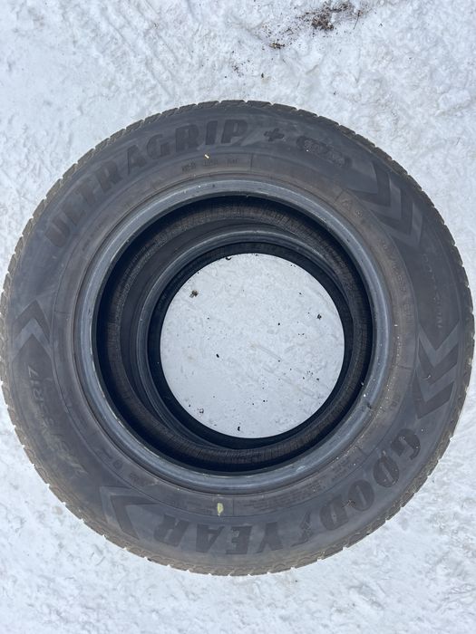Vand anvelope iarna 245/65R17