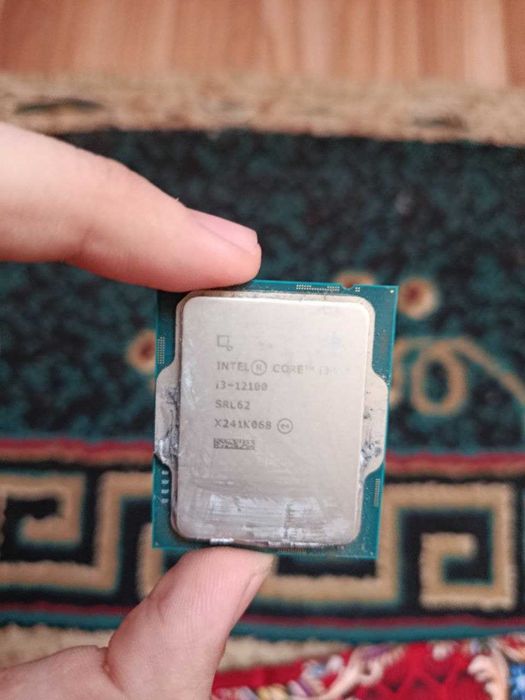 Intel core i3-12100