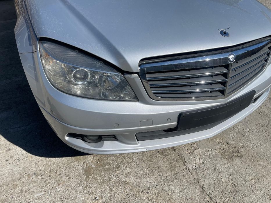 Fata mercedes w204 faruri, capota, grila, aripi