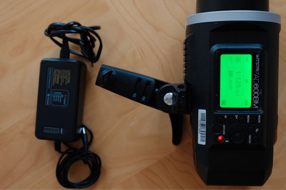 Godox AD600BM – 600 Ws батерийна светкавица, почти нова