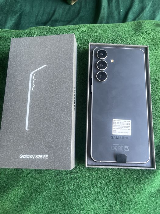Samsung Galaxy S25 FE 8 ГБ