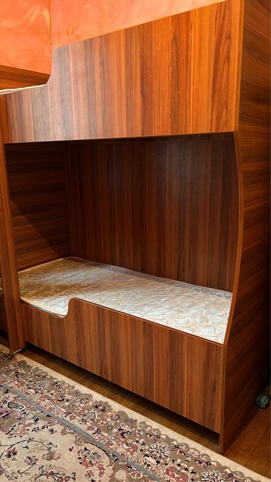 Продам двухъярусную кровать